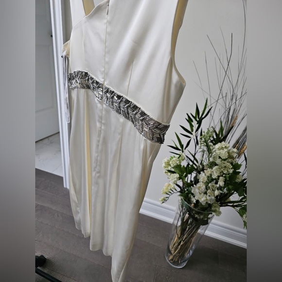 White cocktail dress - Picture 3 of 3